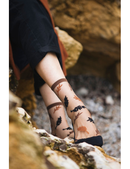 Atelier St Eustache Chaussettes transparentes Les alpes Brunes